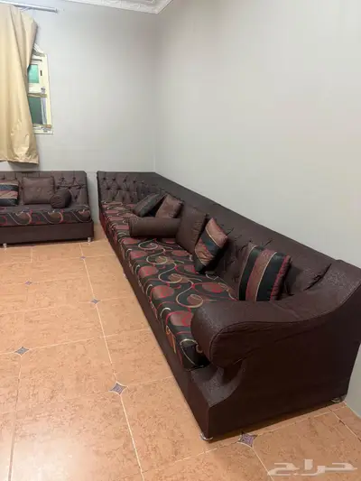 كنب نظيف للبيع بسعر ممتاز 0