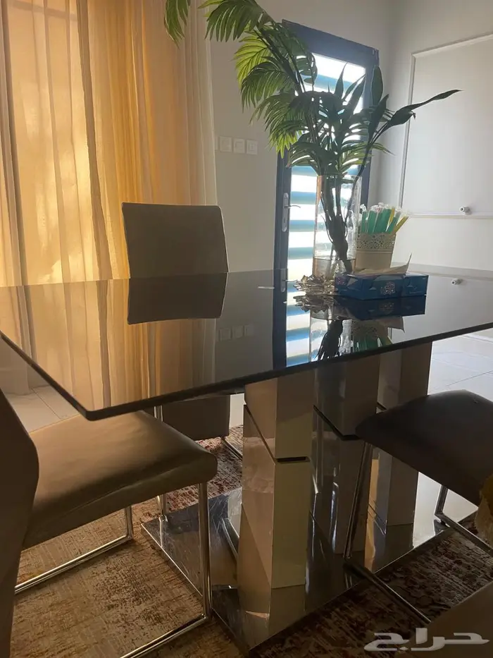 طاولة طعام قزاز 1