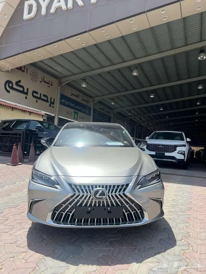 لكزس ES 350 DD بحريني 2025 رمادي وتيتانيوم 33