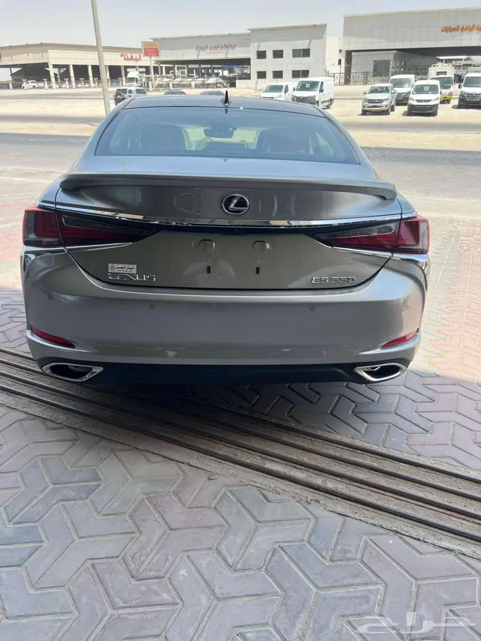 لكزس ES 350 DD بحريني 2025 رمادي وتيتانيوم 19