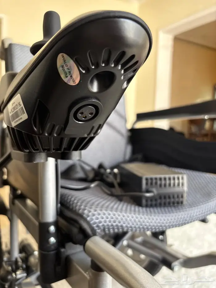 كرسي كهربائي متحرك 1