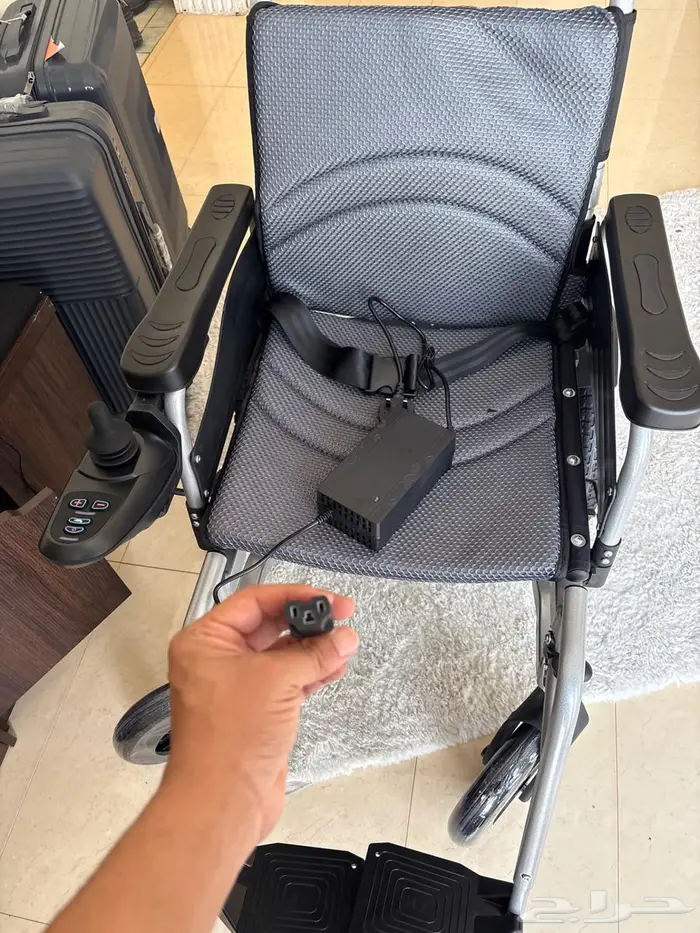 كرسي كهربائي متحرك 2