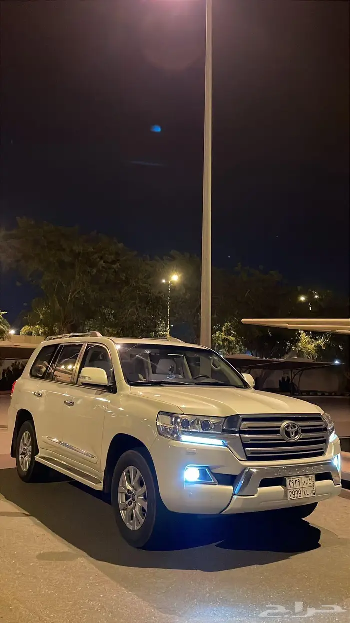 لاندكروزرGXR3فل كامل سعودي2016 4