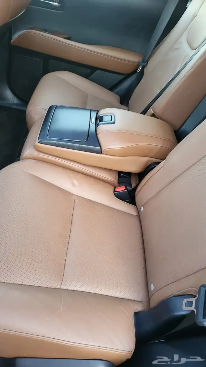 2015RX 450 H مخزن 8