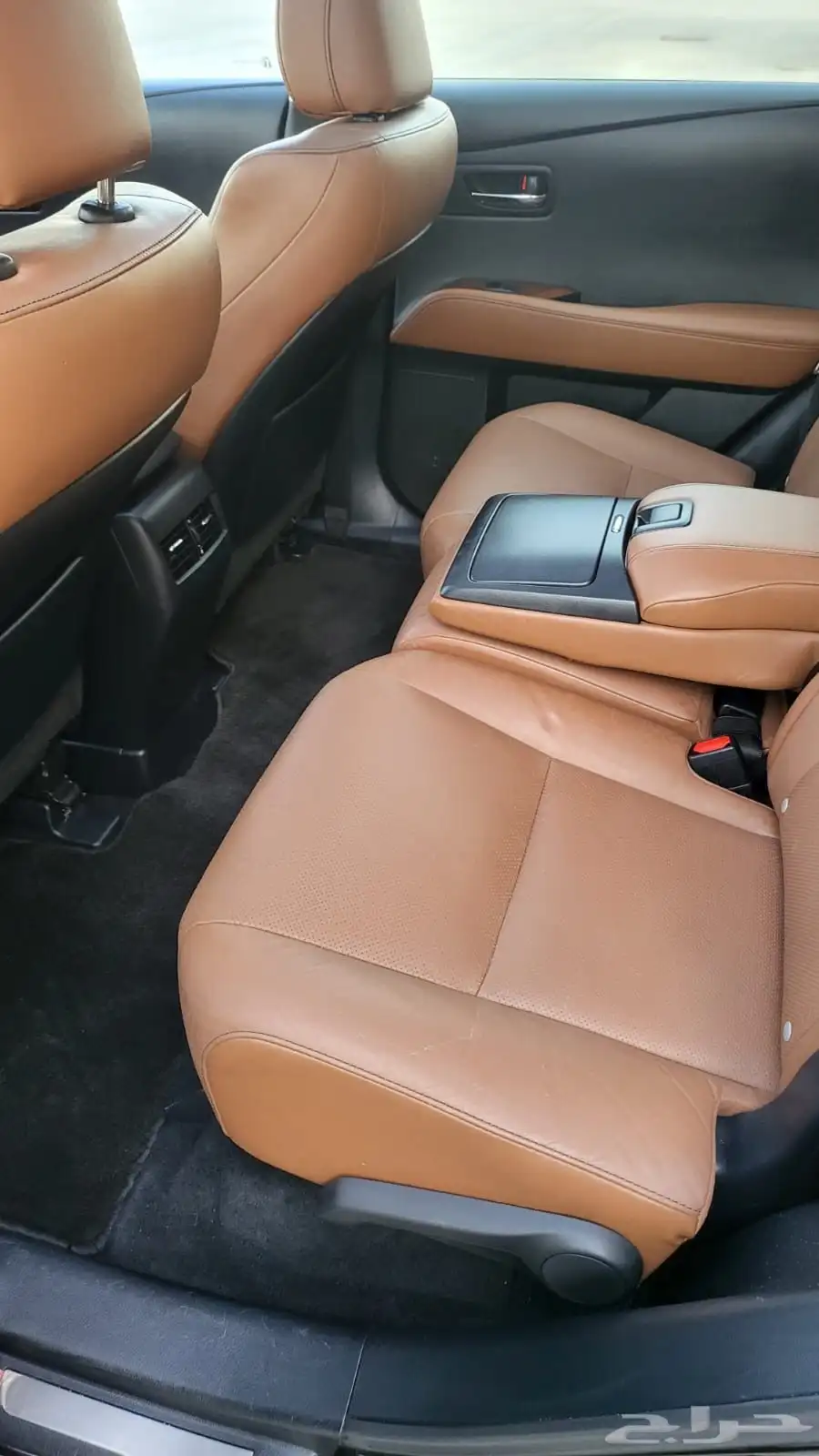 2015RX 450 H مخزن 4