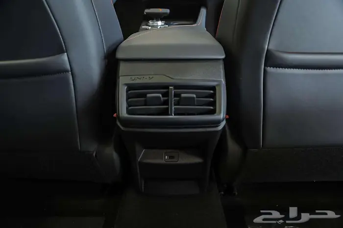 استمتع بأداء استثنائي مع UNI-V سبورت 2026 25