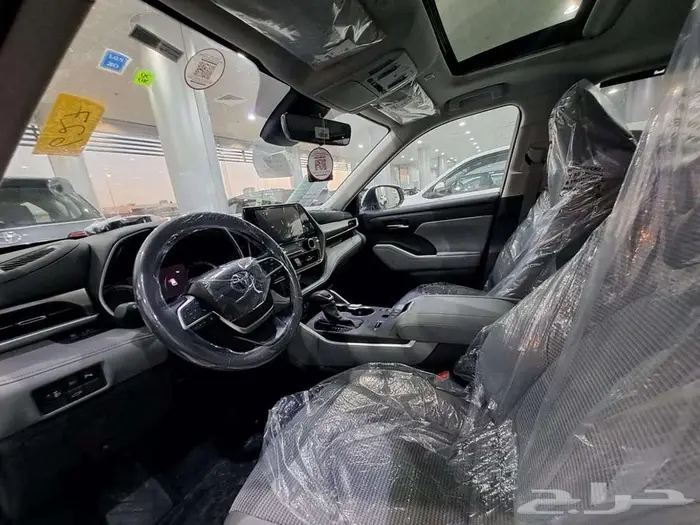 تويوتا هايلندر GLE فتحة سقف لون ابيض 2025 6