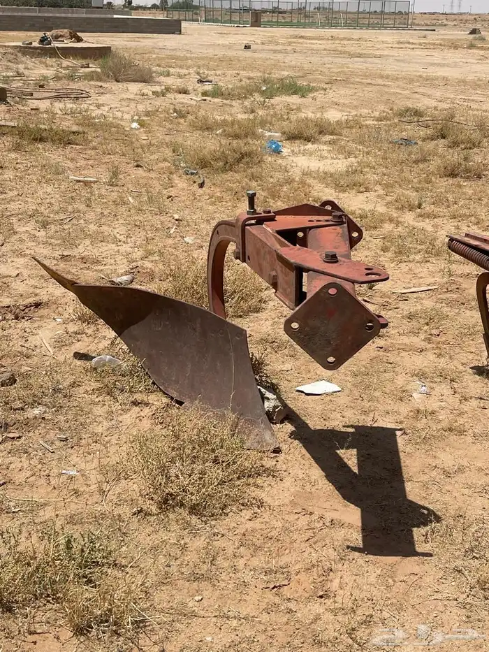 حراثه فنت 308 أربعة سلندر نظيف مع محاريثها 2