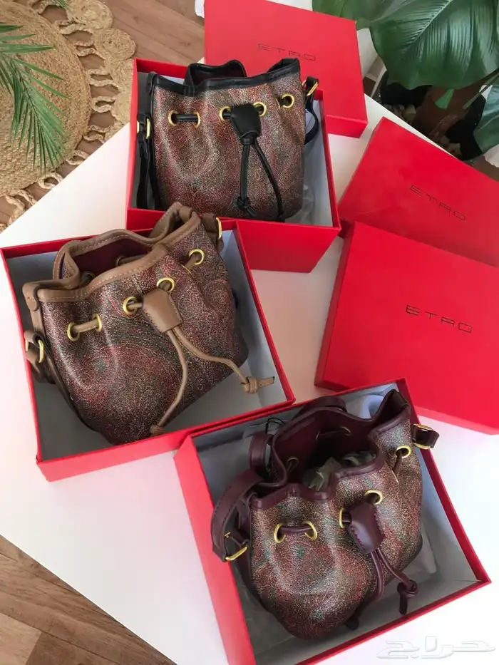 شنط ماركات متنوعه حياكم 16