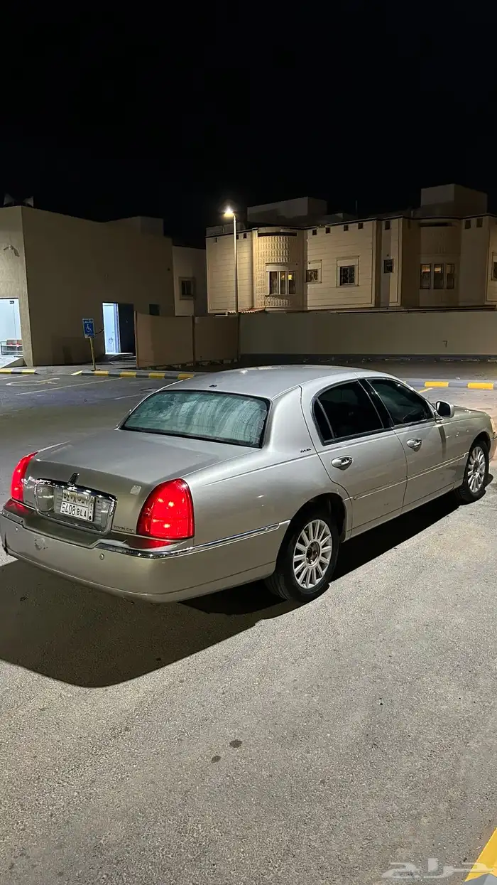 فورد لنكون تاون كار 1