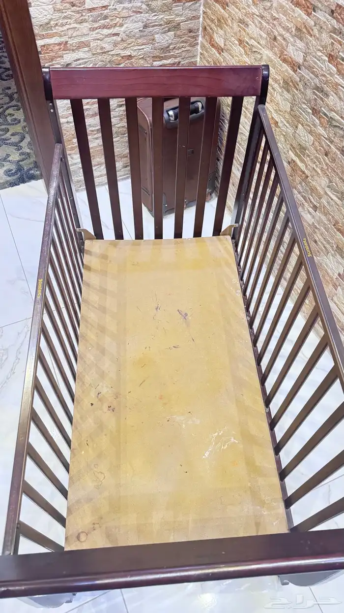 سرير اطفال 2