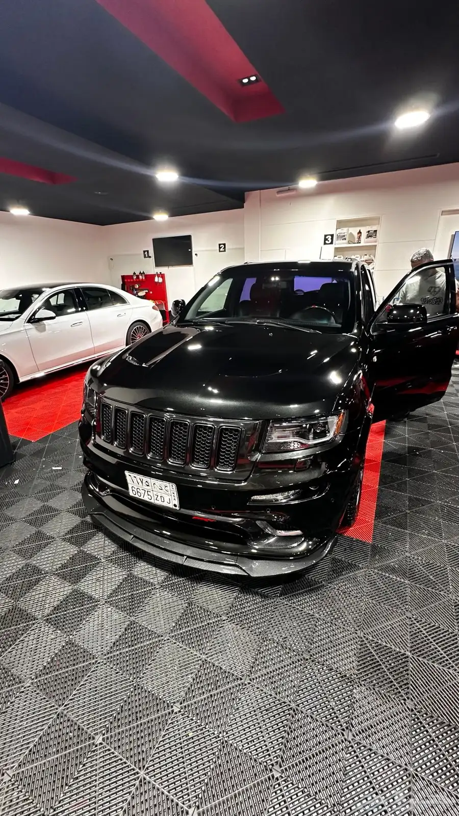 jeep grand cherokee srt 18