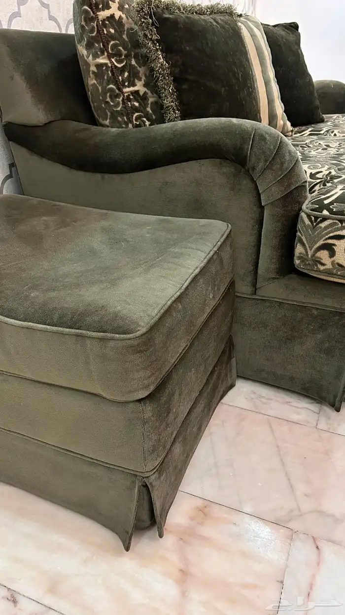 طقم كنب كامل بسعر منافس واستعمال بسيط 0