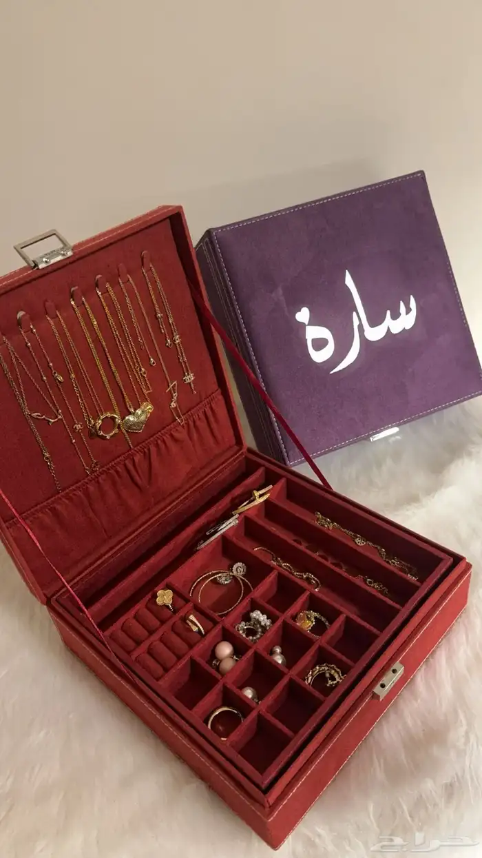 صندوق اكسسوار او مجوهرات بمفتاح مختوم بالاسم 1