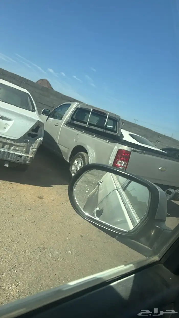 يوجد قطع غيار لجميع السيارات 38