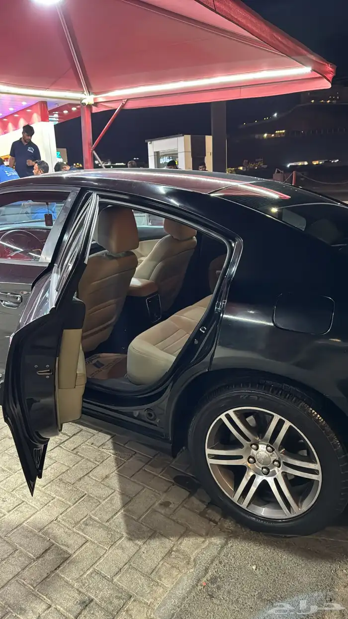 دودج تشارجر 2013 4