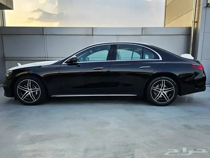 مرسيدس E300 موديل 2025 بسعر مناسب 3