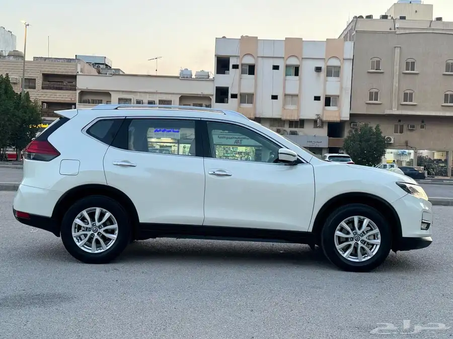 نيسان أكس تريل 2021 دبل (4X4) (7) مقاعد (على الضمان) 3
