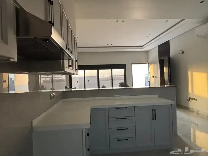 Large elegant apartment for rent in Al Mahdia district- شقة 12