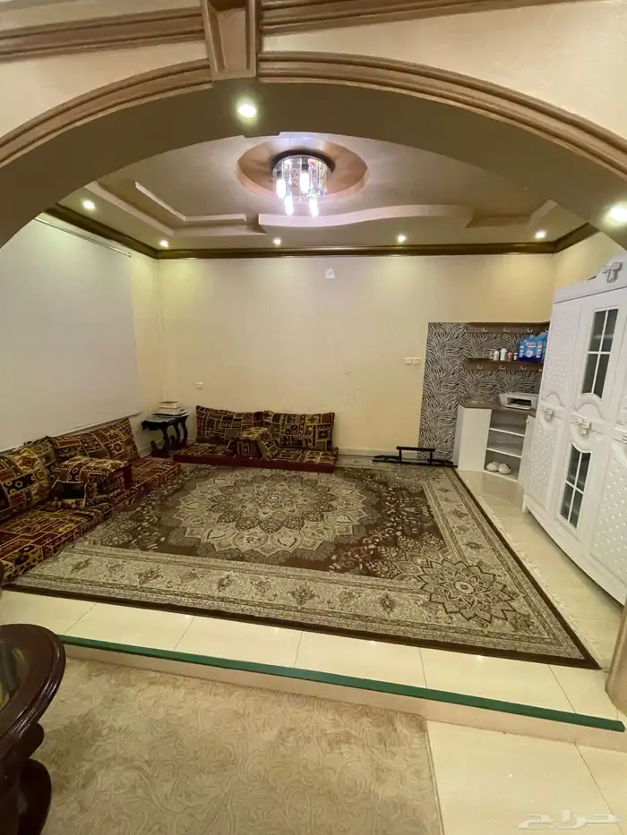 فيلا للايجار مؤثثه 24
