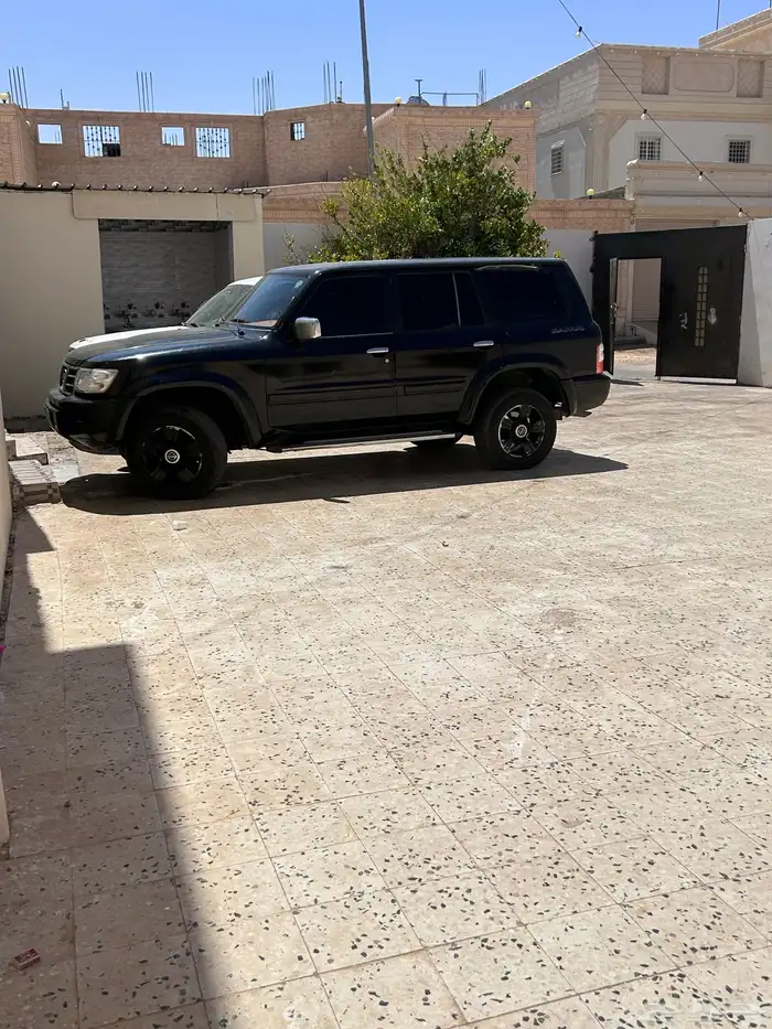 نيسان 0
