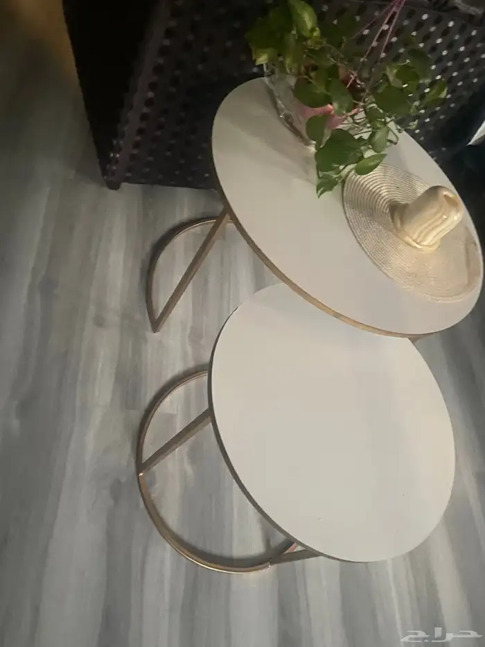 ياجماعه الاثاث شبه جديد ونظيف جدااا واسعار منافسه ورخيصه 0