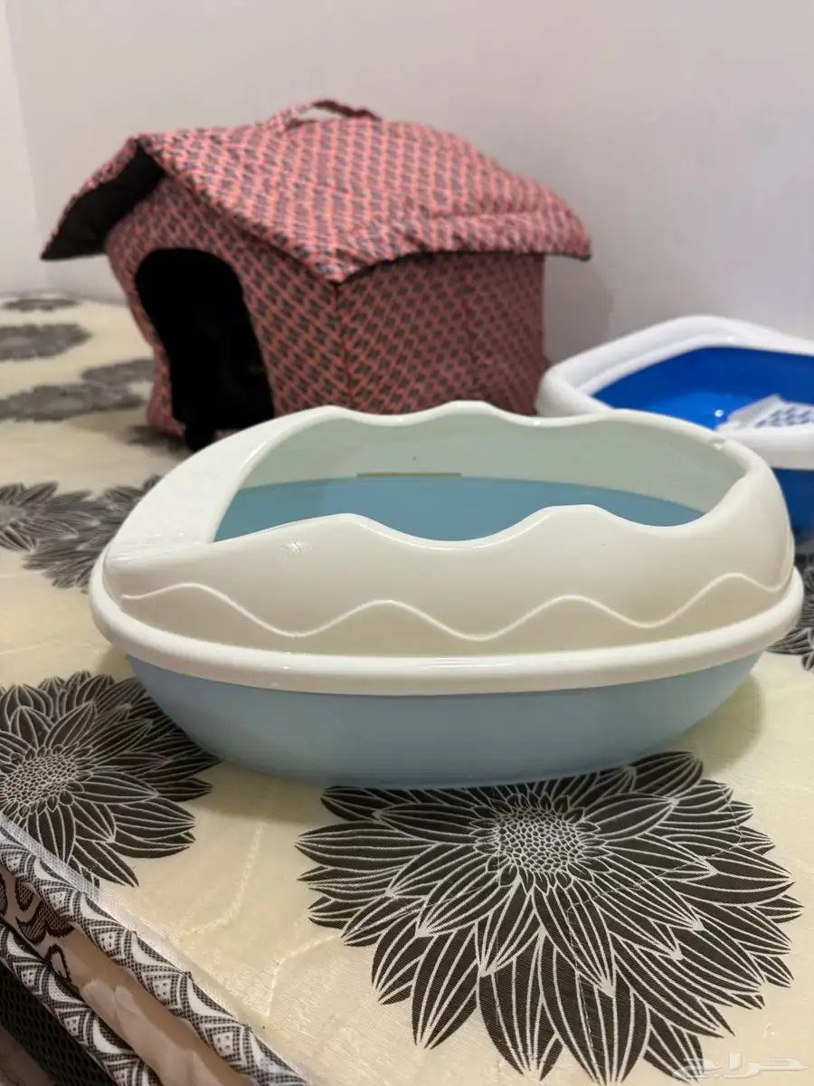 cat house and litter box 8