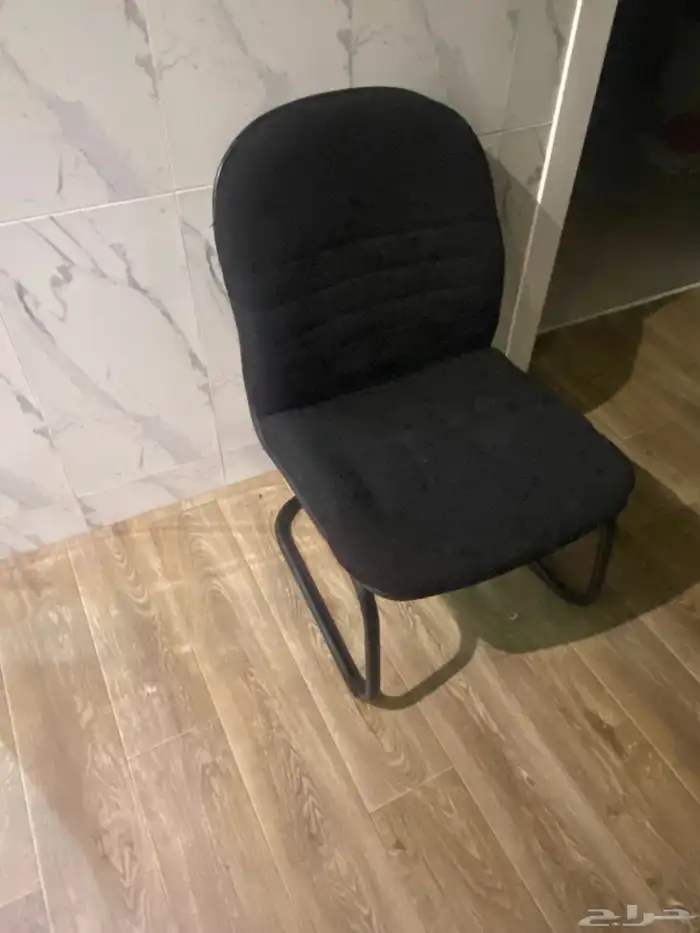 كرسي بسعر رمزي ورائع 0