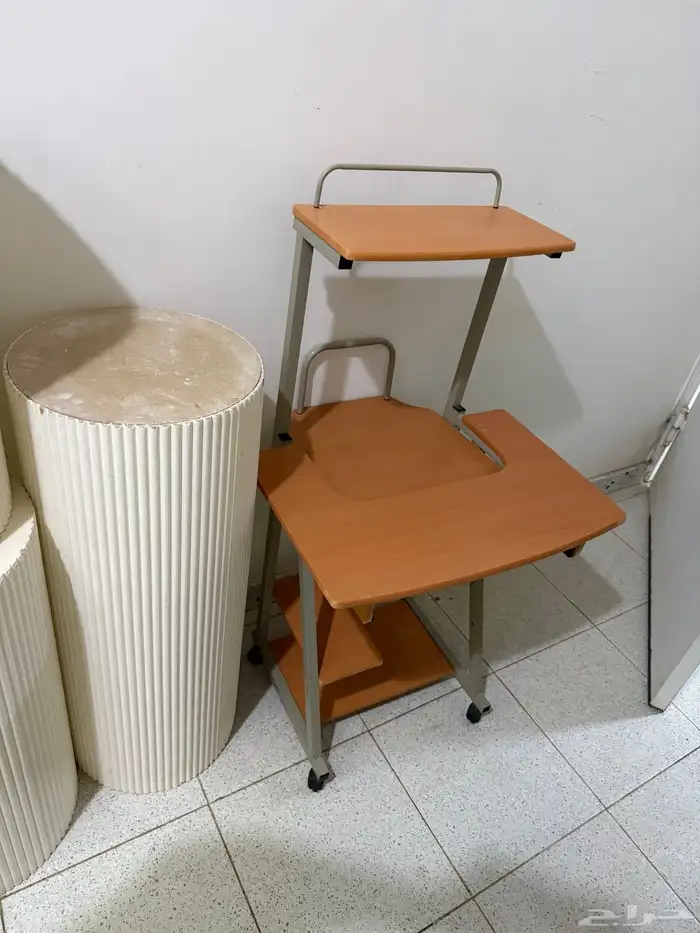 طاولة مكتبية 0