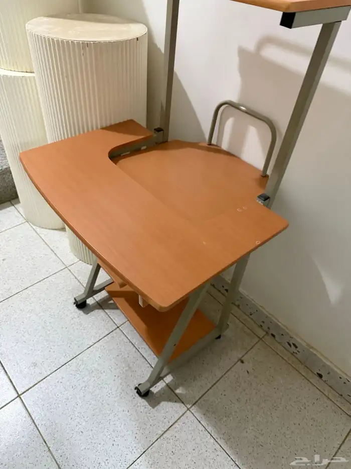 طاولة مكتبية 2