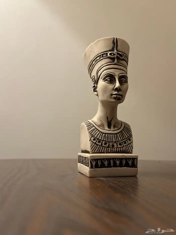 تحف مصرية جديدة للبيع 1