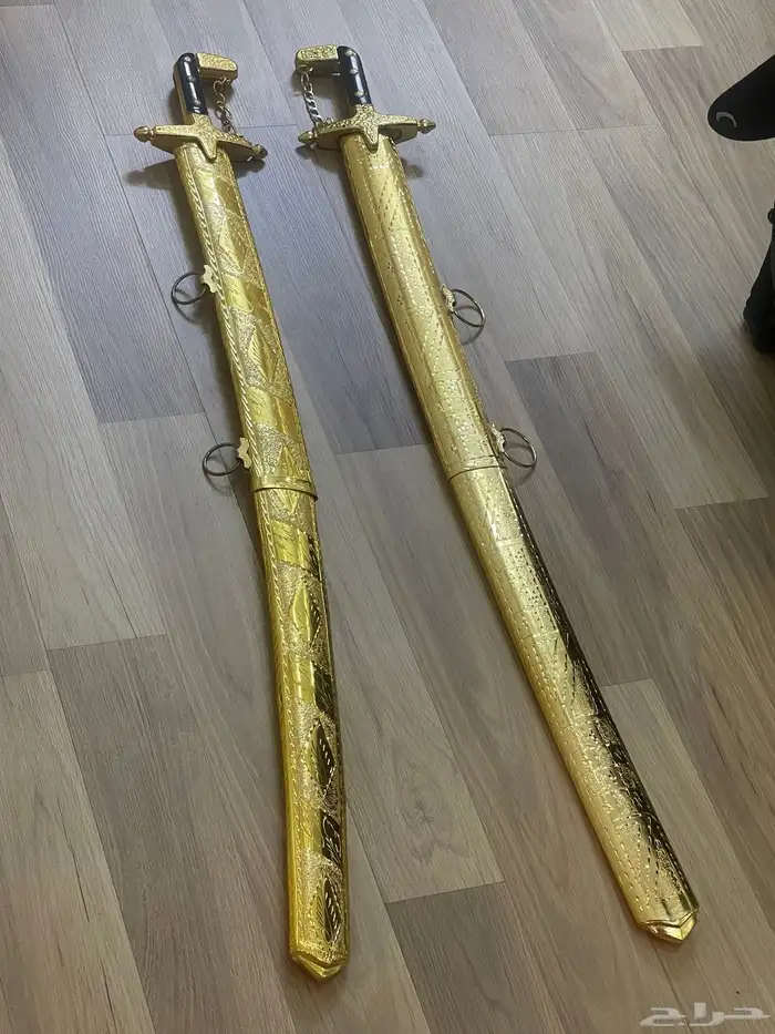 كرسي سيارة وسيوف للهدايا او لزينة بيوت الشعر 1