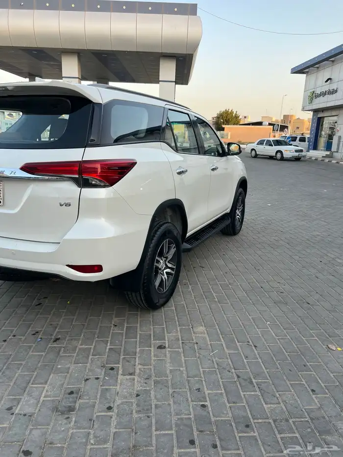 للبيع تويوتا فورشينر 2019 VX 4