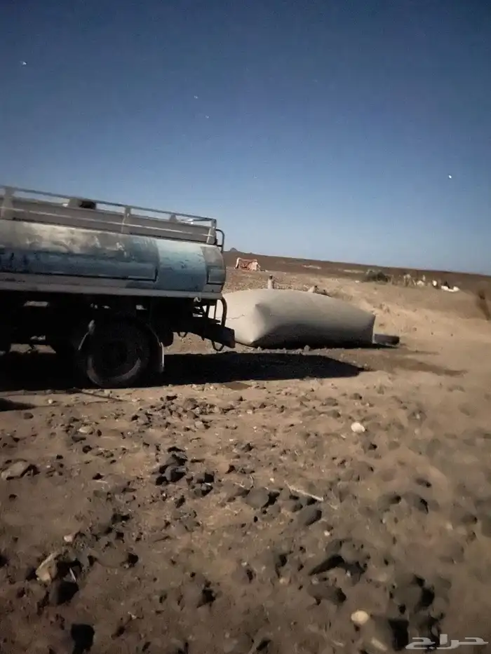 وايت 7طن لتوصيل الماء داخل خيبر الشماليه 0