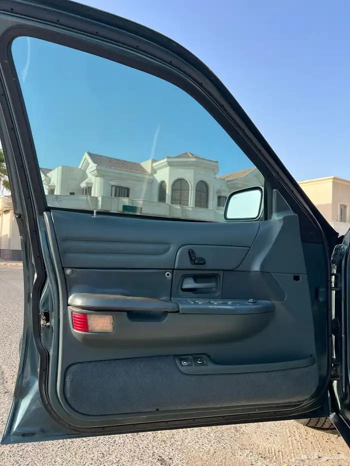 كراون فكتوريا 95 . 30