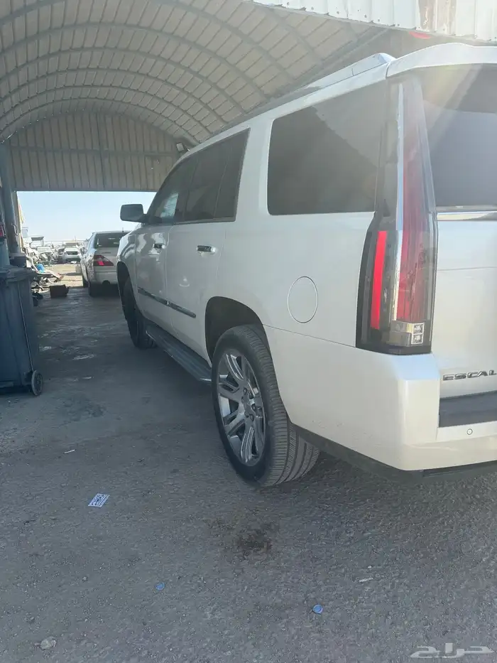 كاديلاك بانواعه للبيع قطع غيار فقط 15