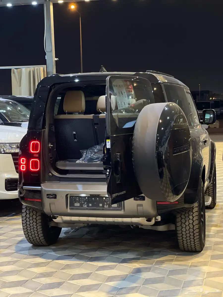 ديفندر باب واحد S90 2025 6