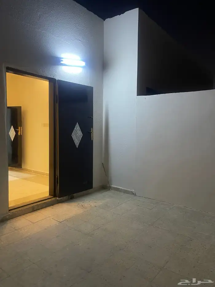 للبيع شقة دورثاني بصك مستقل الرمال سكني شارع30 7