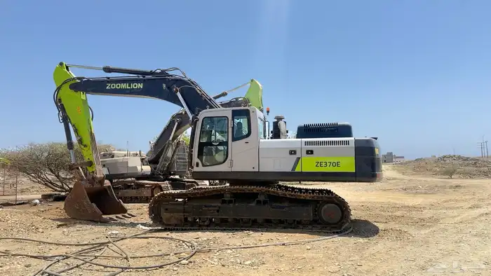 Excavator for rent 370 4