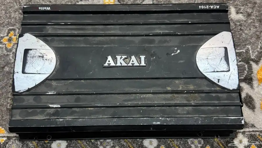 للبيع مضخم AKAI 3