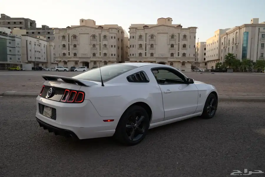 موستنج 2014 V6 8