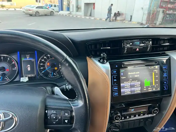 للبيع تويوتا فورشينر 2019 VX 8