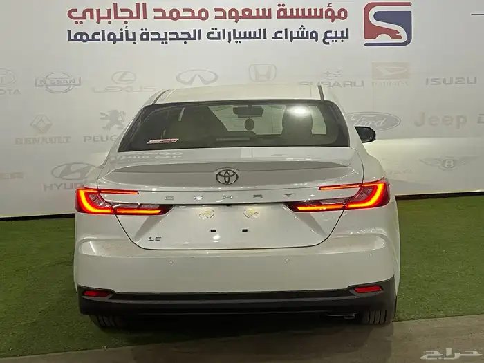 كامري LE بنزين موديل 2025 5