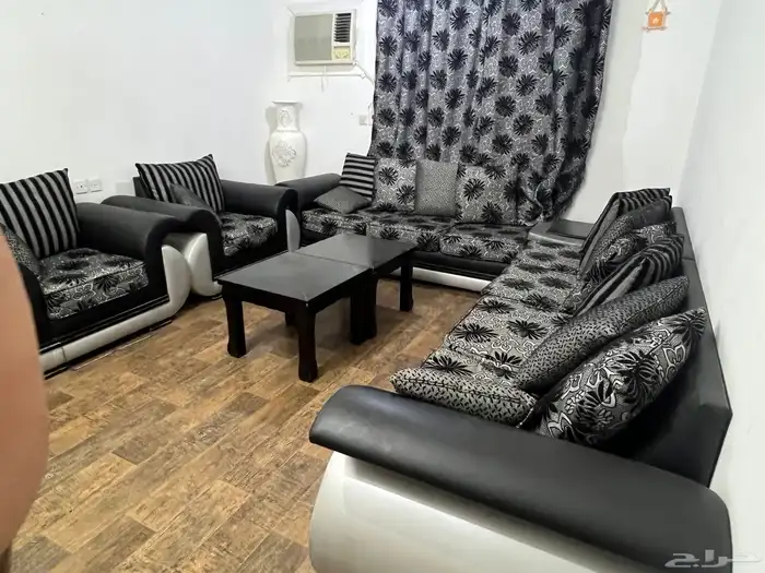 طقم كنب مع الستارة 3