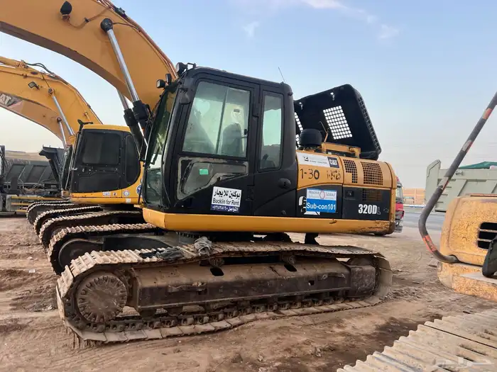 بوكلين كتربلر 2013 مقاس 320 للبيع 2