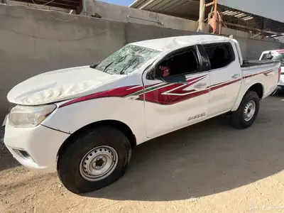 نيسان نافارا 2022 مصدوم تشليح قطع غيار فقط 5