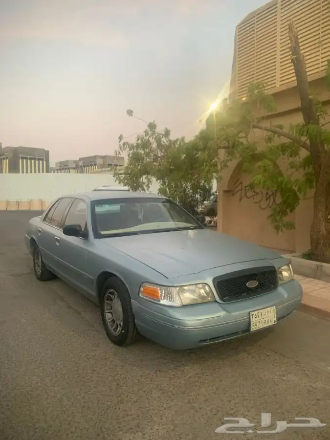 كراون فكتوريا 2000 للبيع 1