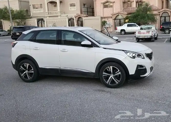 للبيع بيجو 3008 موديل 2020 نضيفة 4