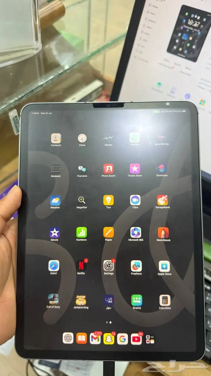 ايباد برو 2022 265GB بشريحة مدمجة 1