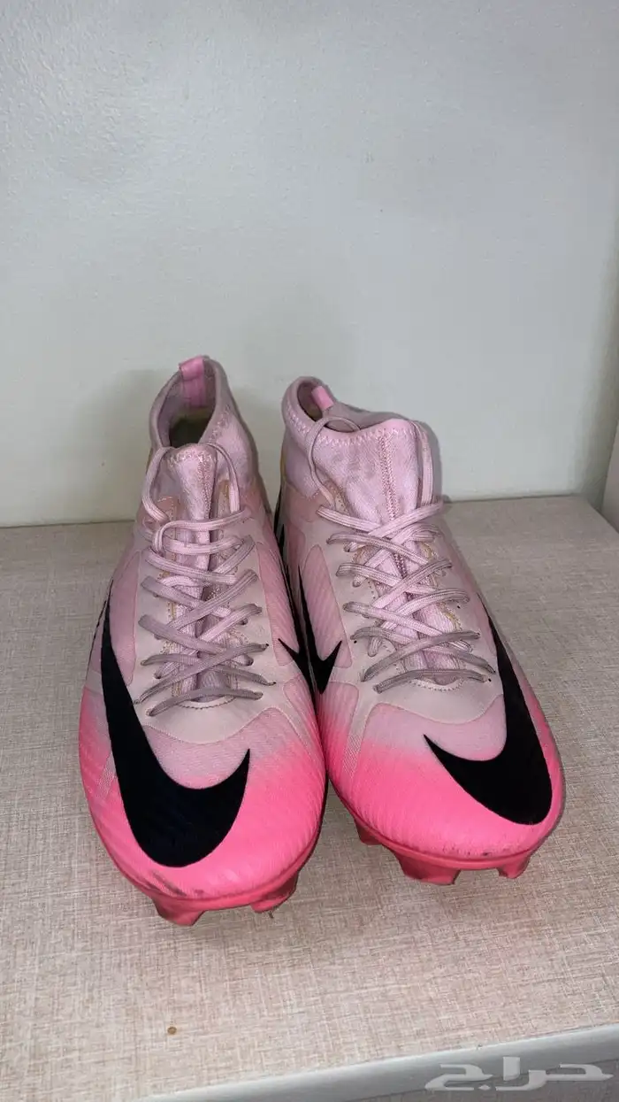 بوت نايك الوردي 1